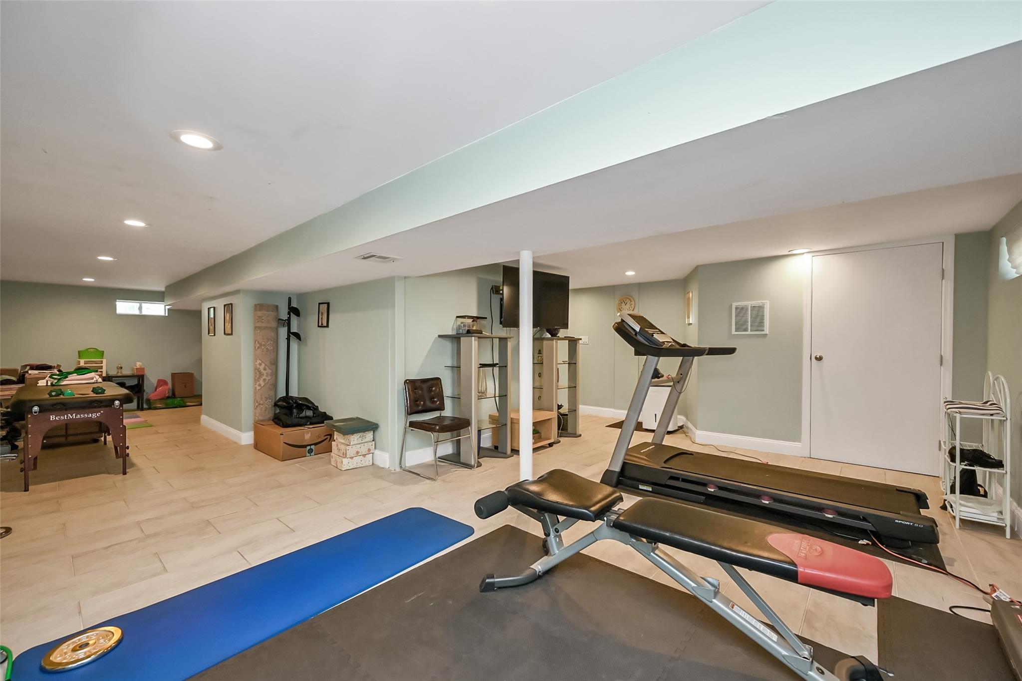 11 Knickerbocker Road, Plainview, New York image 21