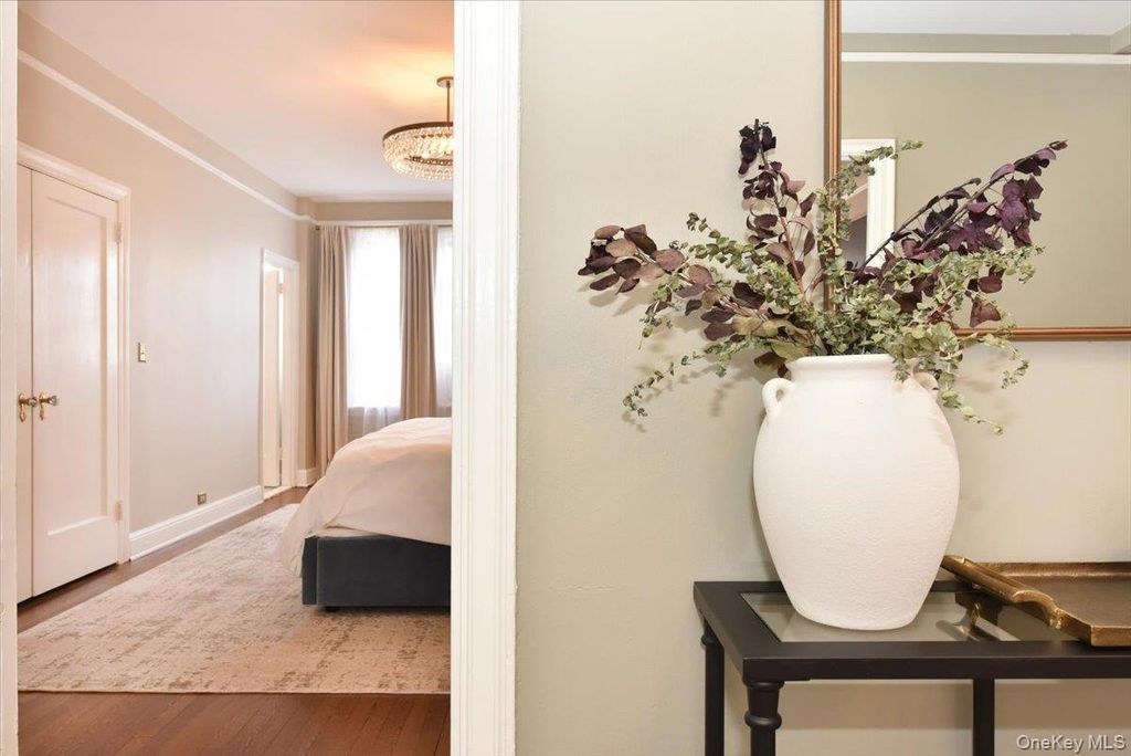 Photo of 8 BARSTOW Rd #6-D, Great Neck, NY 11021 (MLS # 943994)