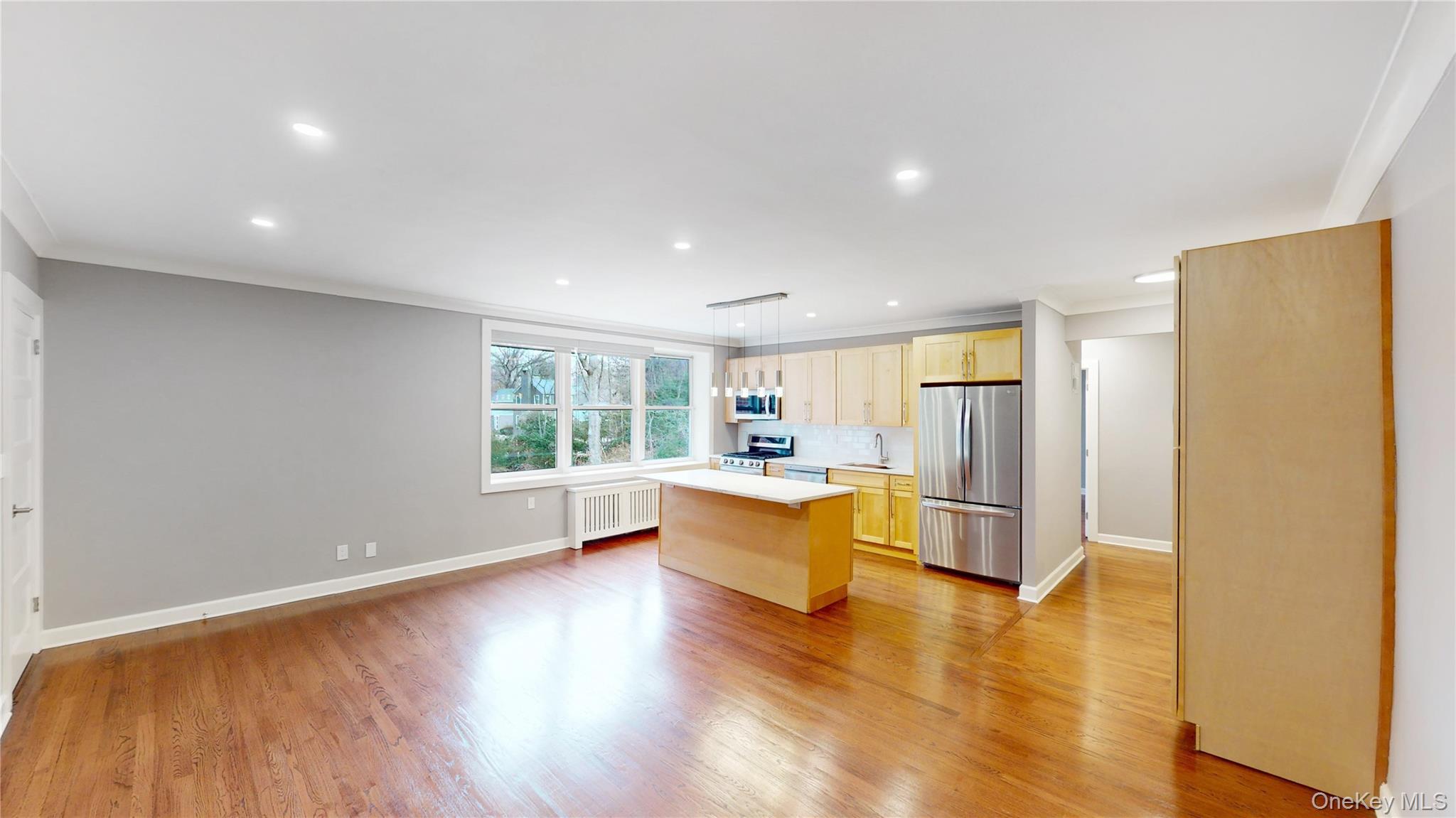 1133 Midland Avenue 3L