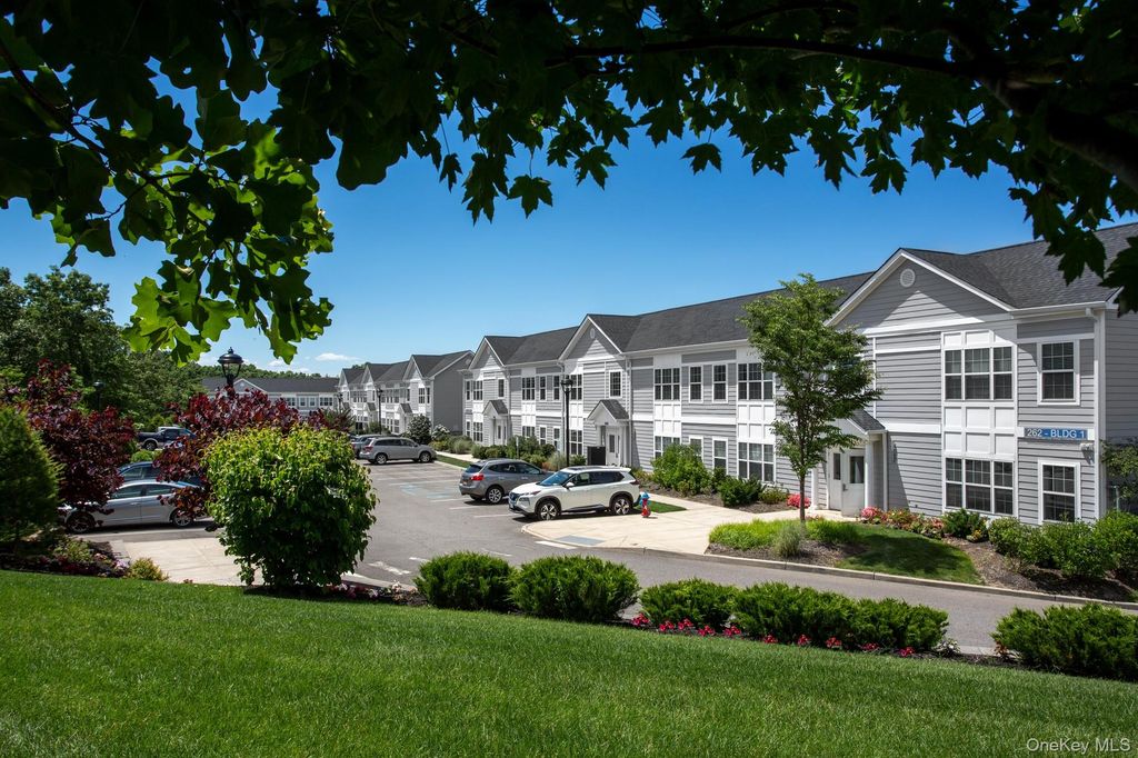 Photo of 262 Indian Head Road #206, Kings Park, NY 11754 (MLS # 965792)