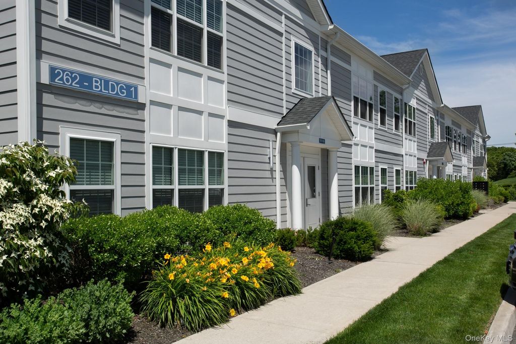 Photo of 262 Indian Head Road #206, Kings Park, NY 11754 (MLS # 965792)