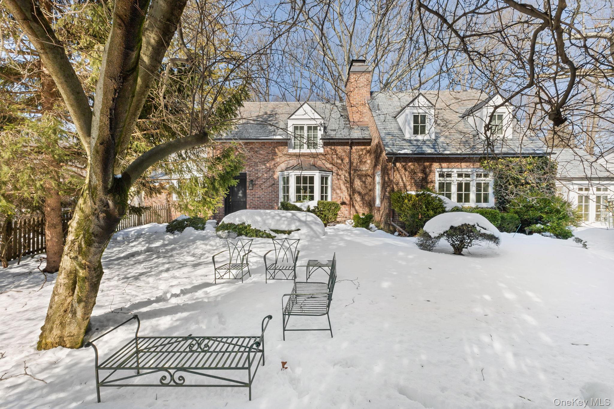 101 Upper North Highland Place