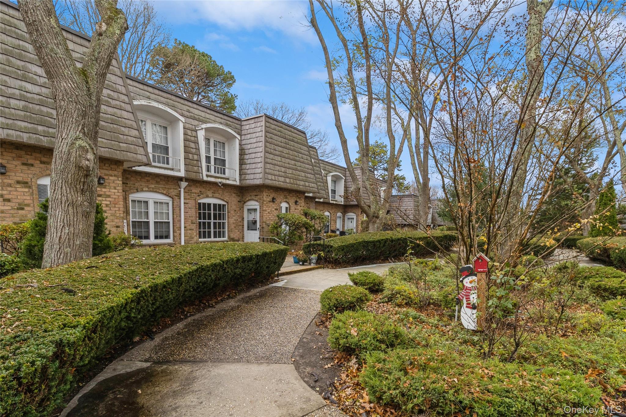 655 Middle Country Road 4D1