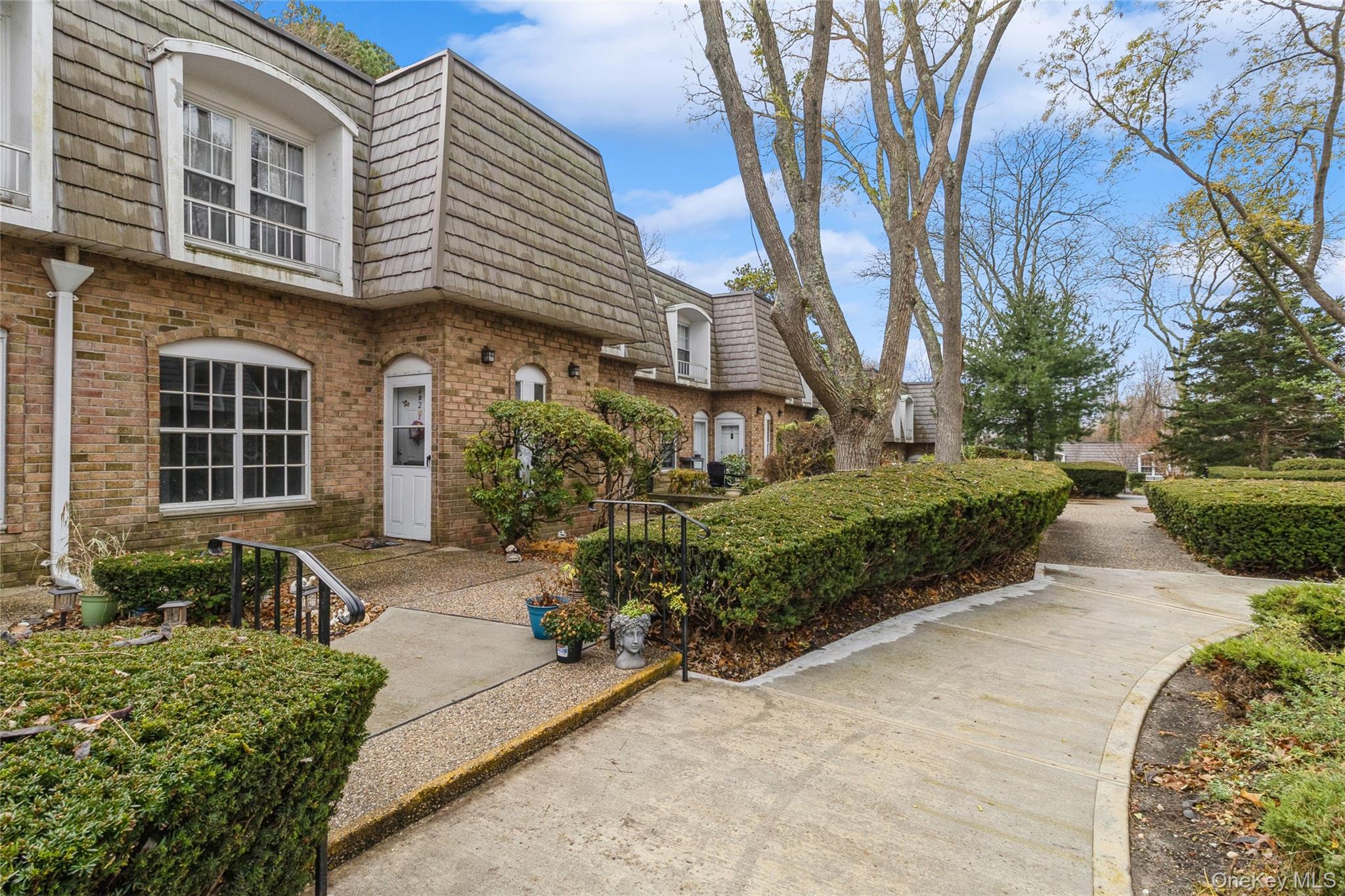 655 Middle Country Road 4D1