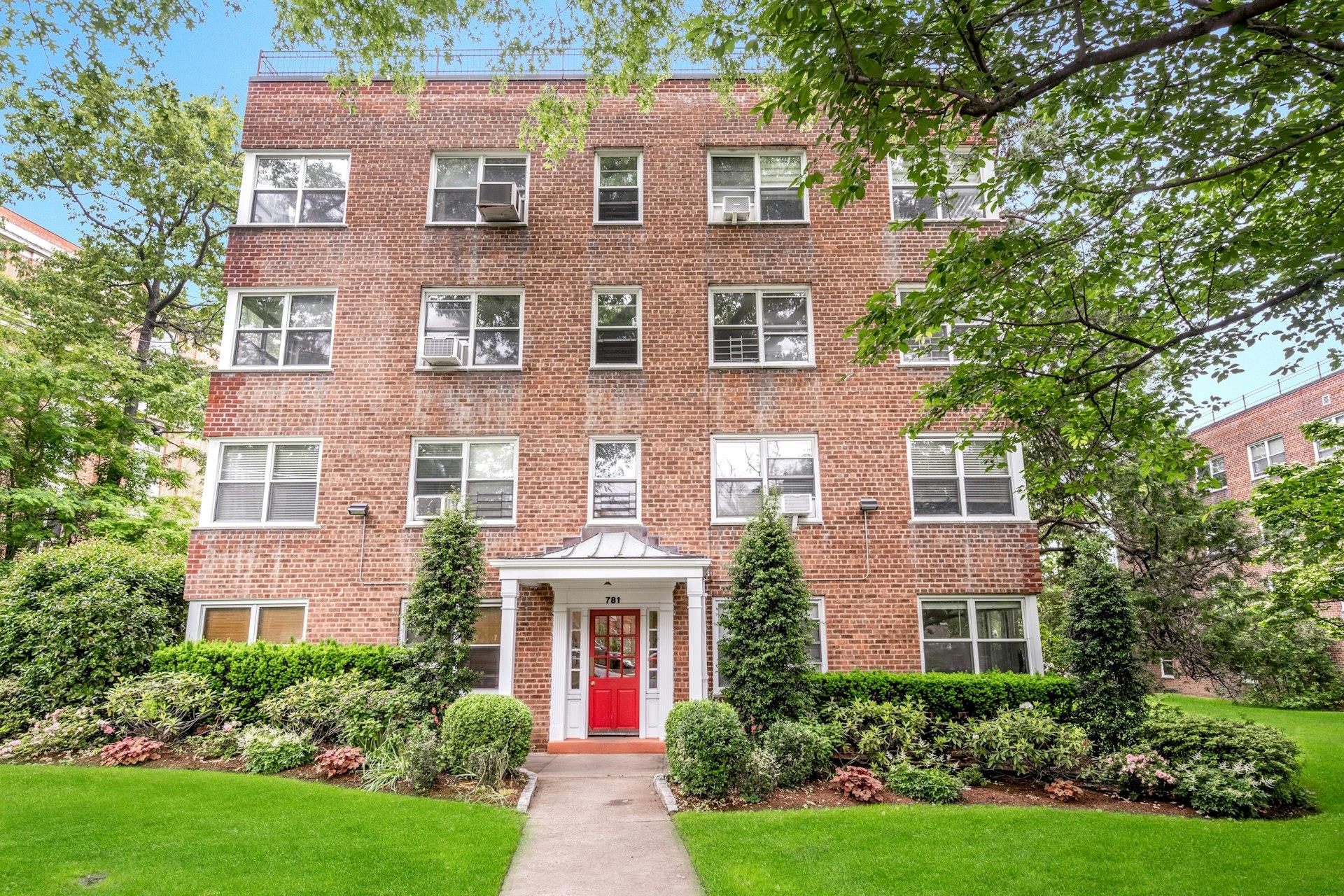 781 Palmer Road #2F, Bronxville, New York image 1