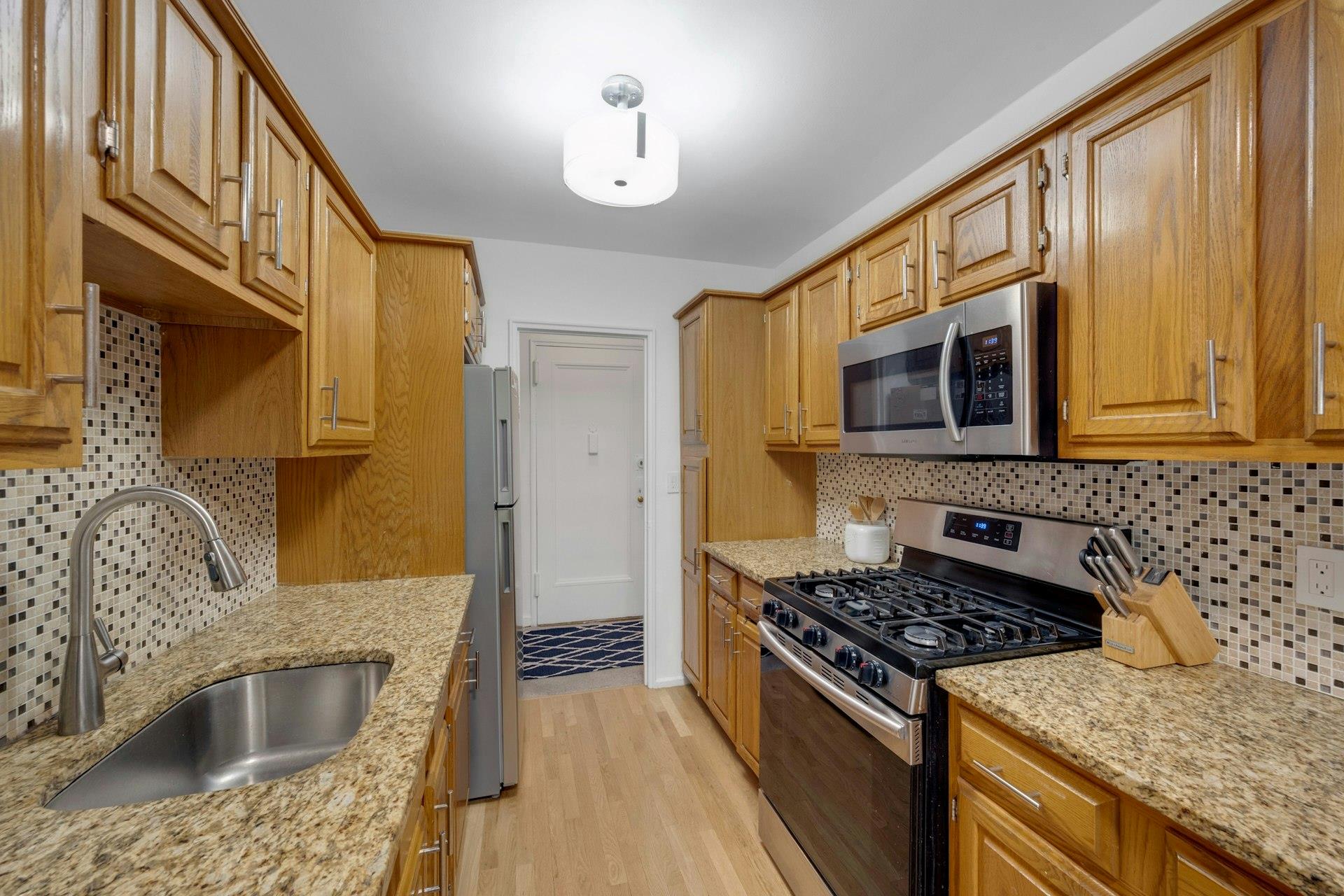781 Palmer Road #2F, Bronxville, New York image 12