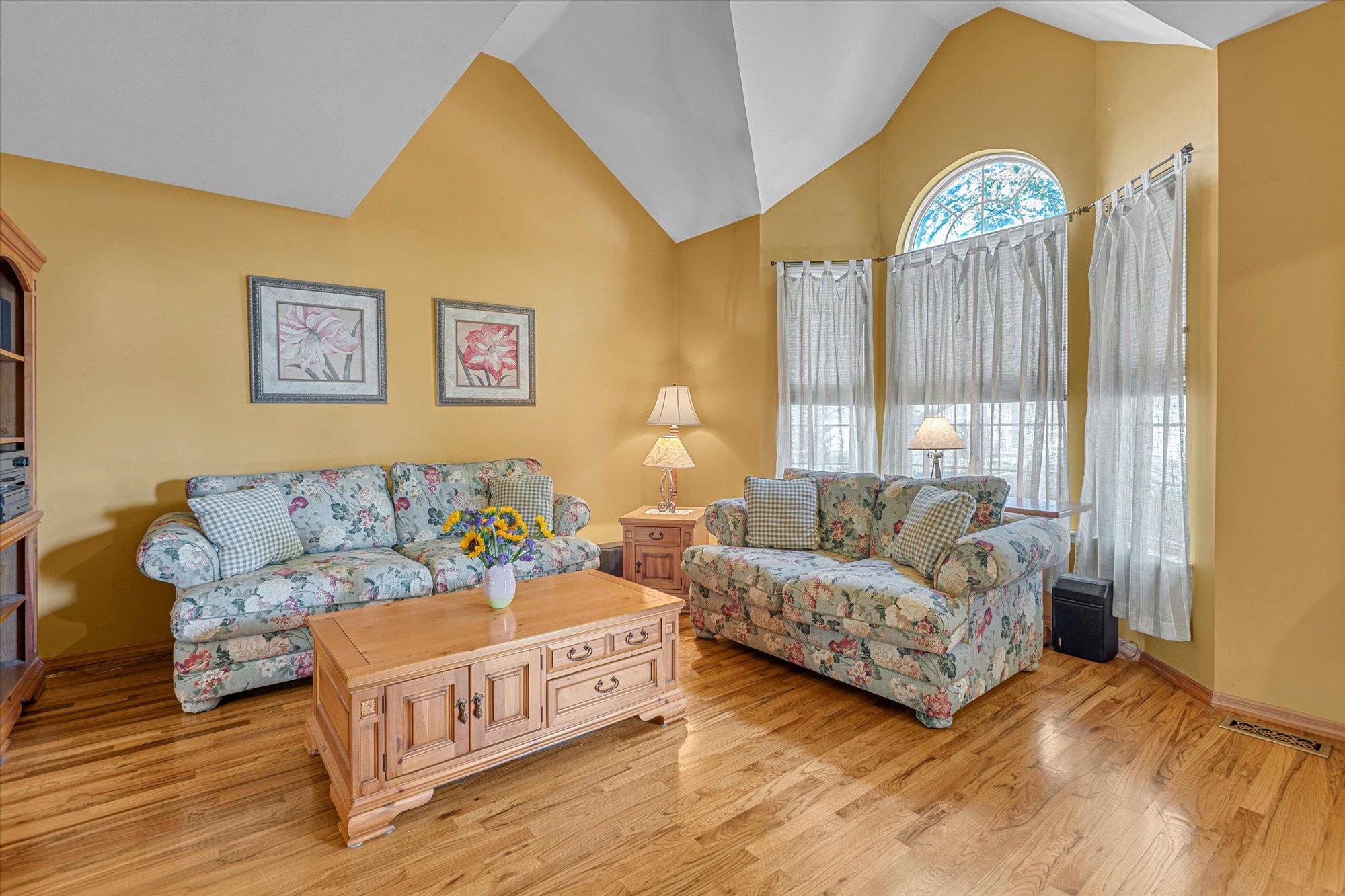 176 Cranberry Court, Melville, Ohio image 4