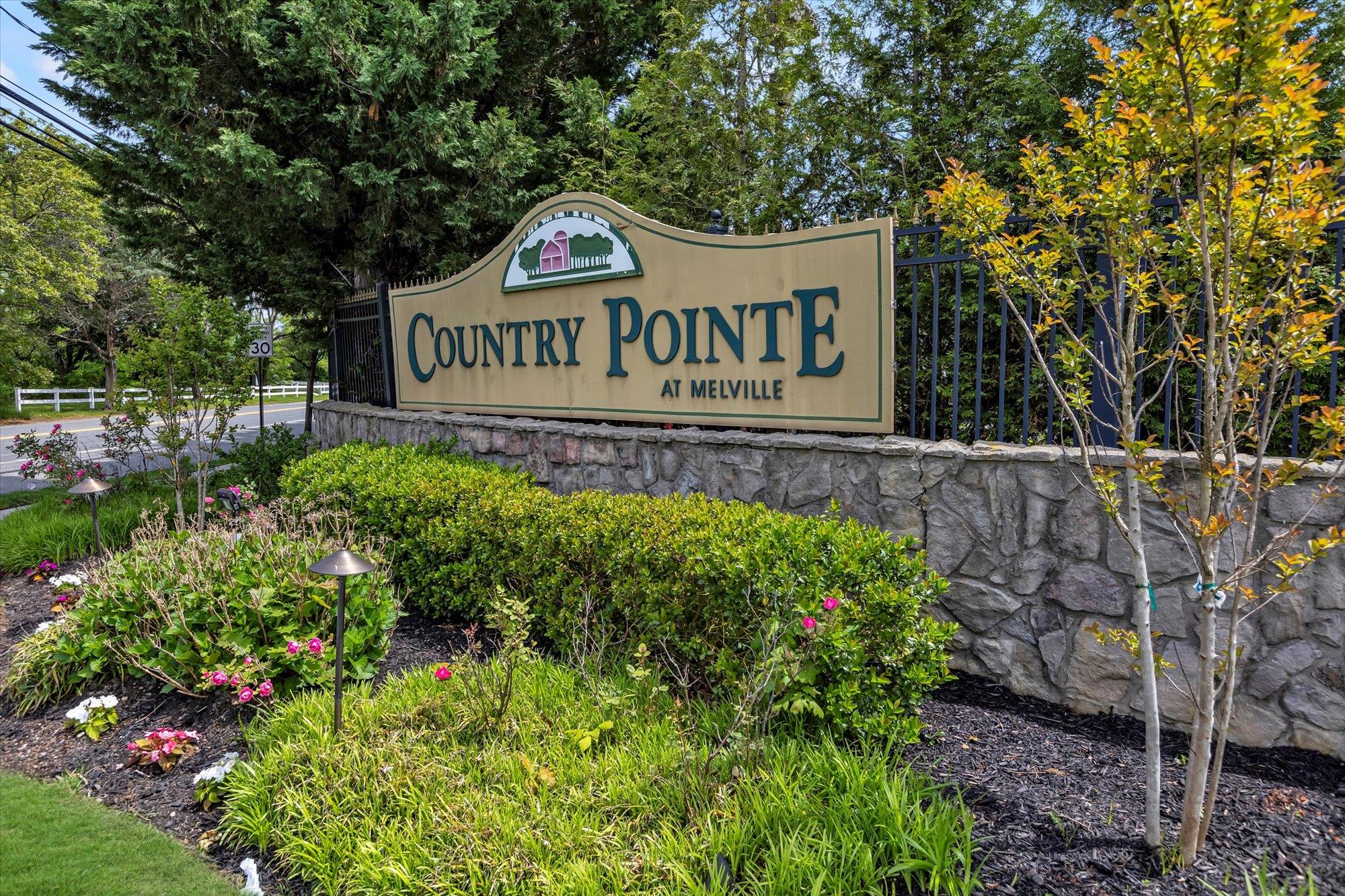 176 Cranberry Court, Melville, Ohio image 2