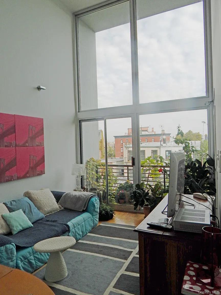 925 Pacific Street 0