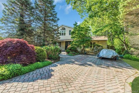 Homes For Sale - 306 Versa Place<br/> Sayville, NY 11782