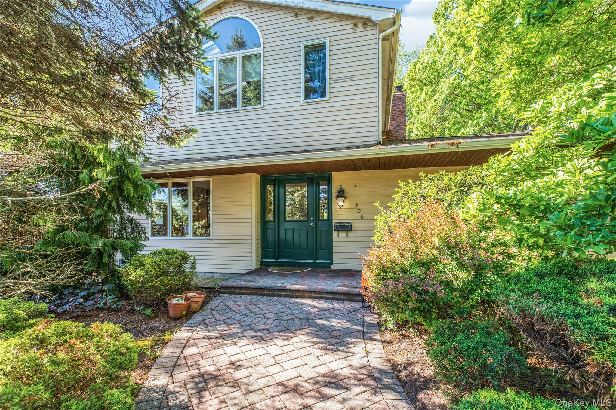 306 Versa Place