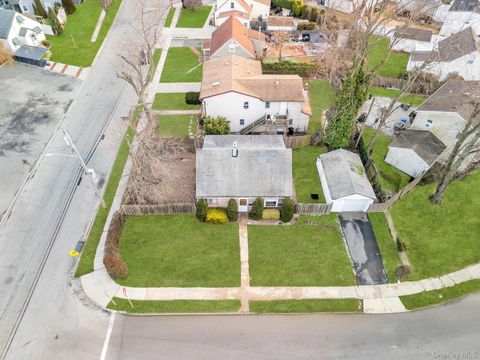 Homes For Sale - 2528 Marshall Avenue<br/> Bellmore, NY 11710