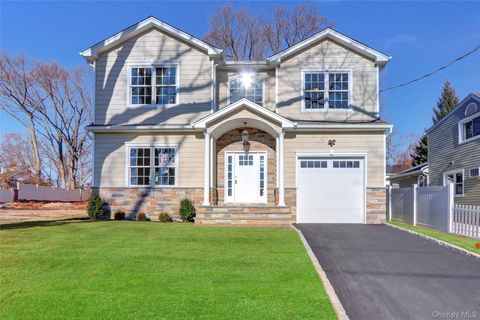 9 Hickory Road Bayville NY 11709