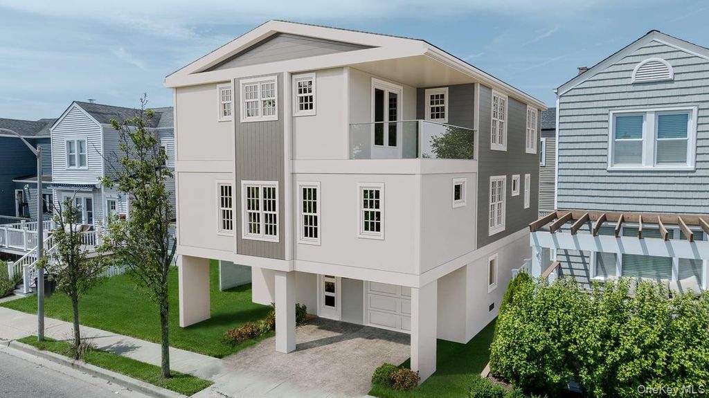 Photo of 33 Farrell Street, Long Beach, NY 11561 (MLS # 997216)