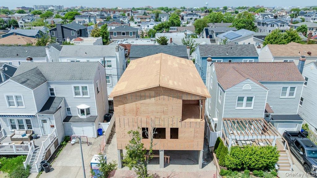 Photo of 33 Farrell Street, Long Beach, NY 11561 (MLS # 997216)