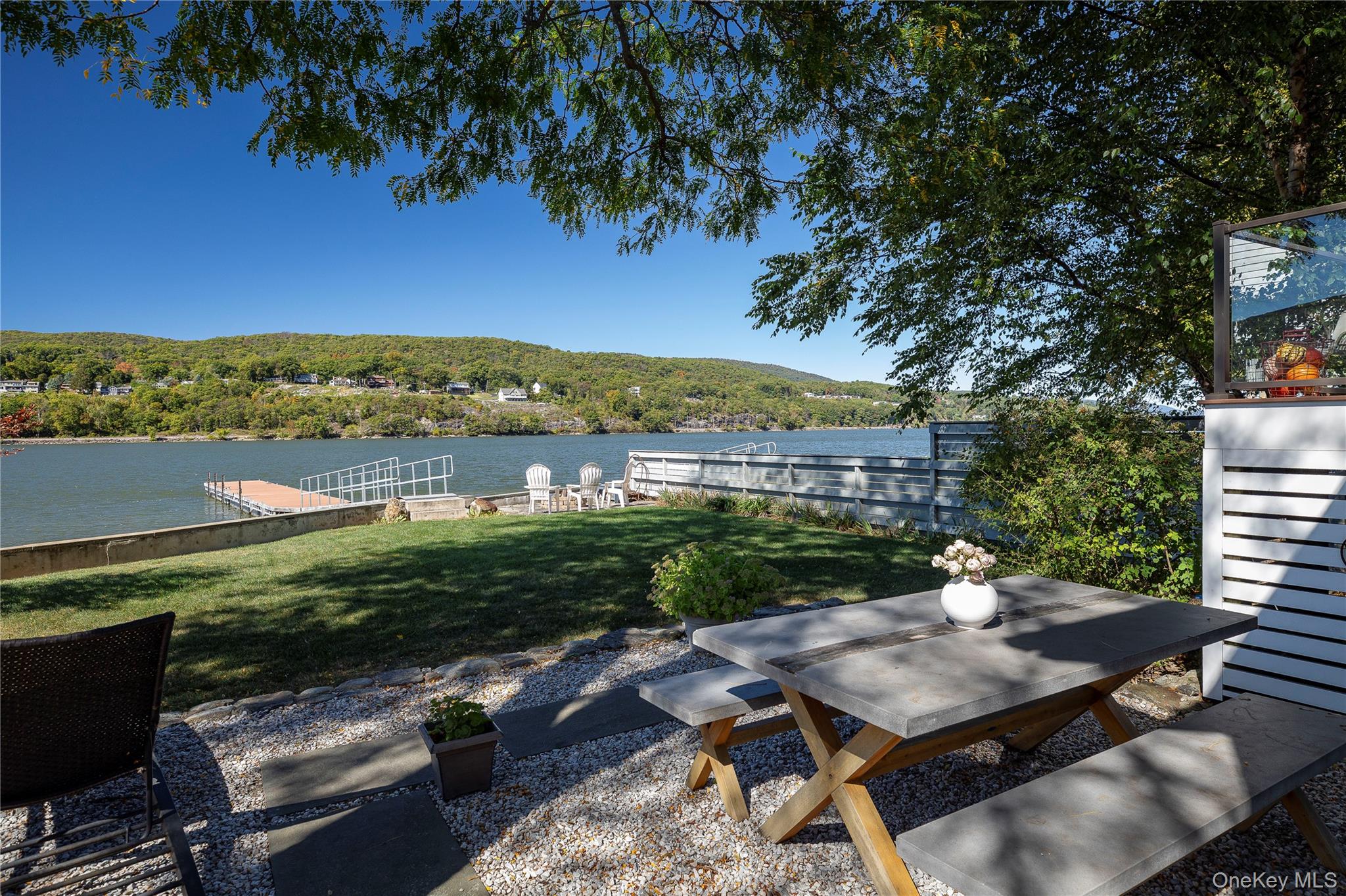 32 Hudson River Lane