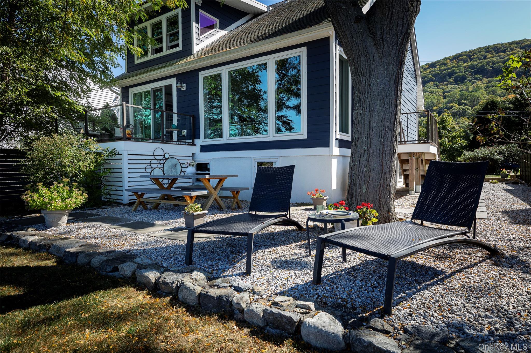 32 Hudson River Lane