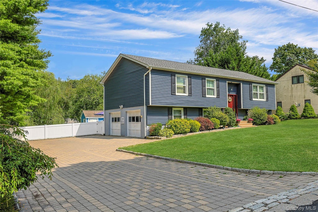 Photo of 3320 Chelsey Street, Mohegan Lake, NY 10547 (MLS # 1031827)