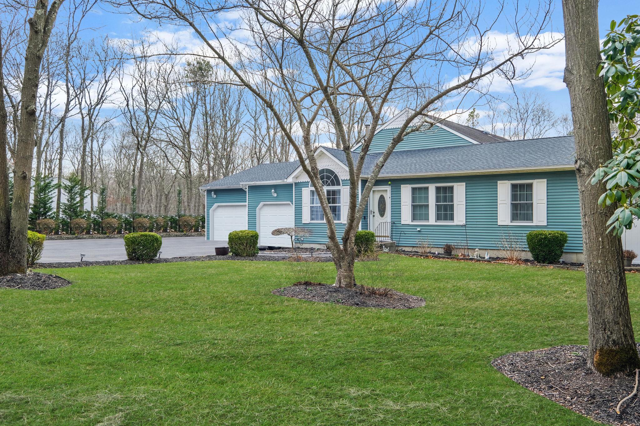 12 Black Pine Street, Center Moriches, New York image 2