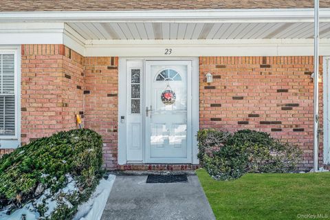 Condo For Sale - 23 Gazebo Lane<br/> Holtsville, NY 11742