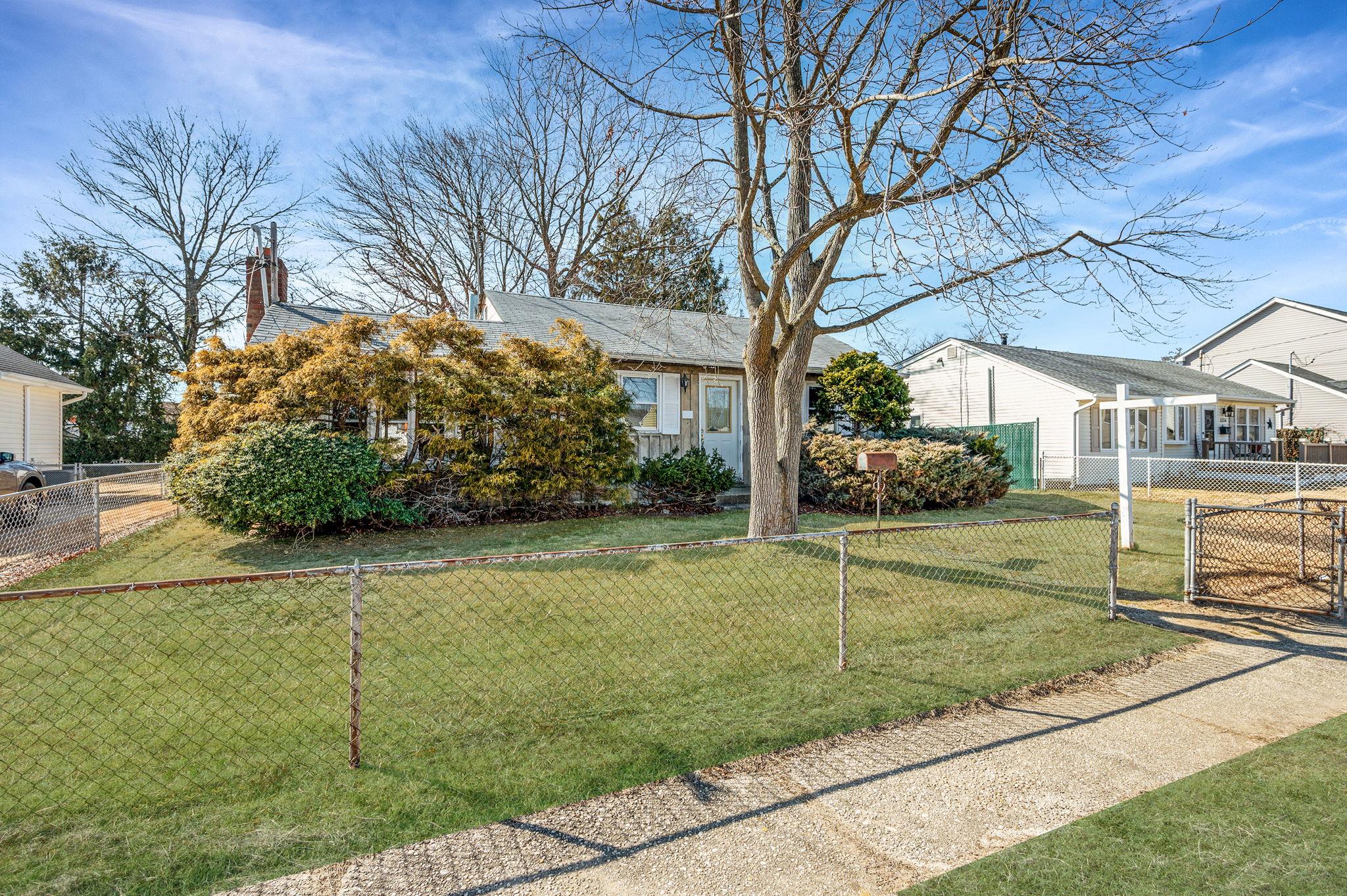 1354 Brooklyn Blvd Blvd, Bay Shore, New York image 3