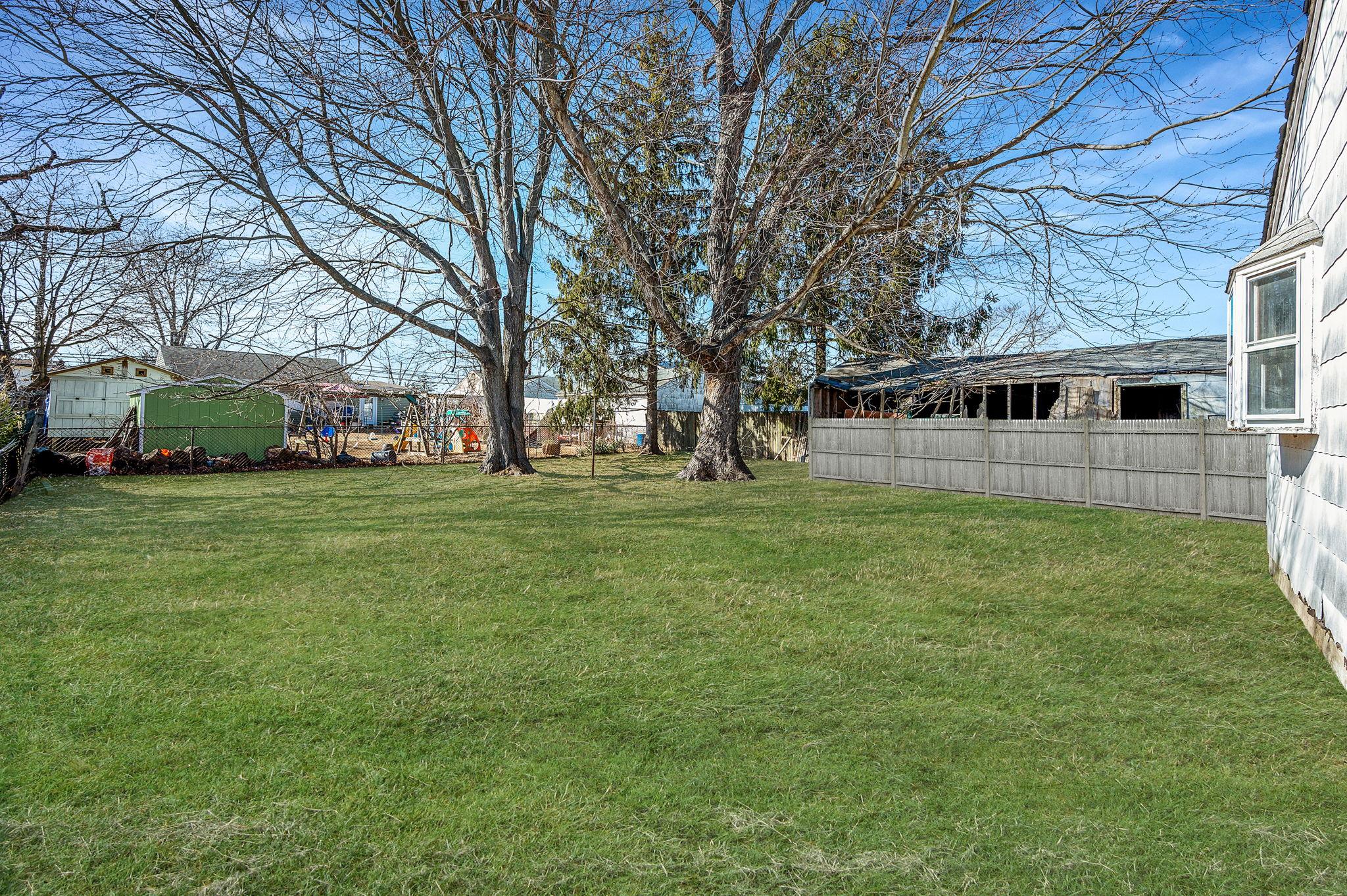 1354 Brooklyn Blvd Blvd, Bay Shore, New York image 25