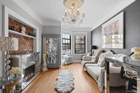 Homes For Sale - 26 Pondfield Road #3C<br/> Westchester County, Bronxville, NY 10708