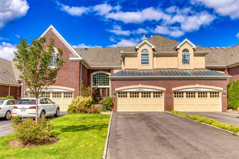 Condo For Rent - 36 Kensington Circle<br/> Manhasset, NY 11030