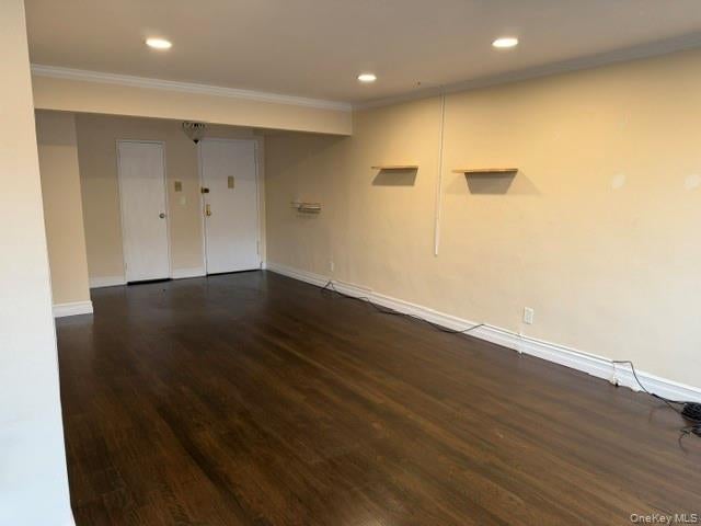 Photo of 3 Birchwood Court #4M, Mineola, NY 11501 (MLS # 1058490)
