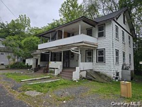 19 Tyrone Thomas Lane Ellenville NY 12428