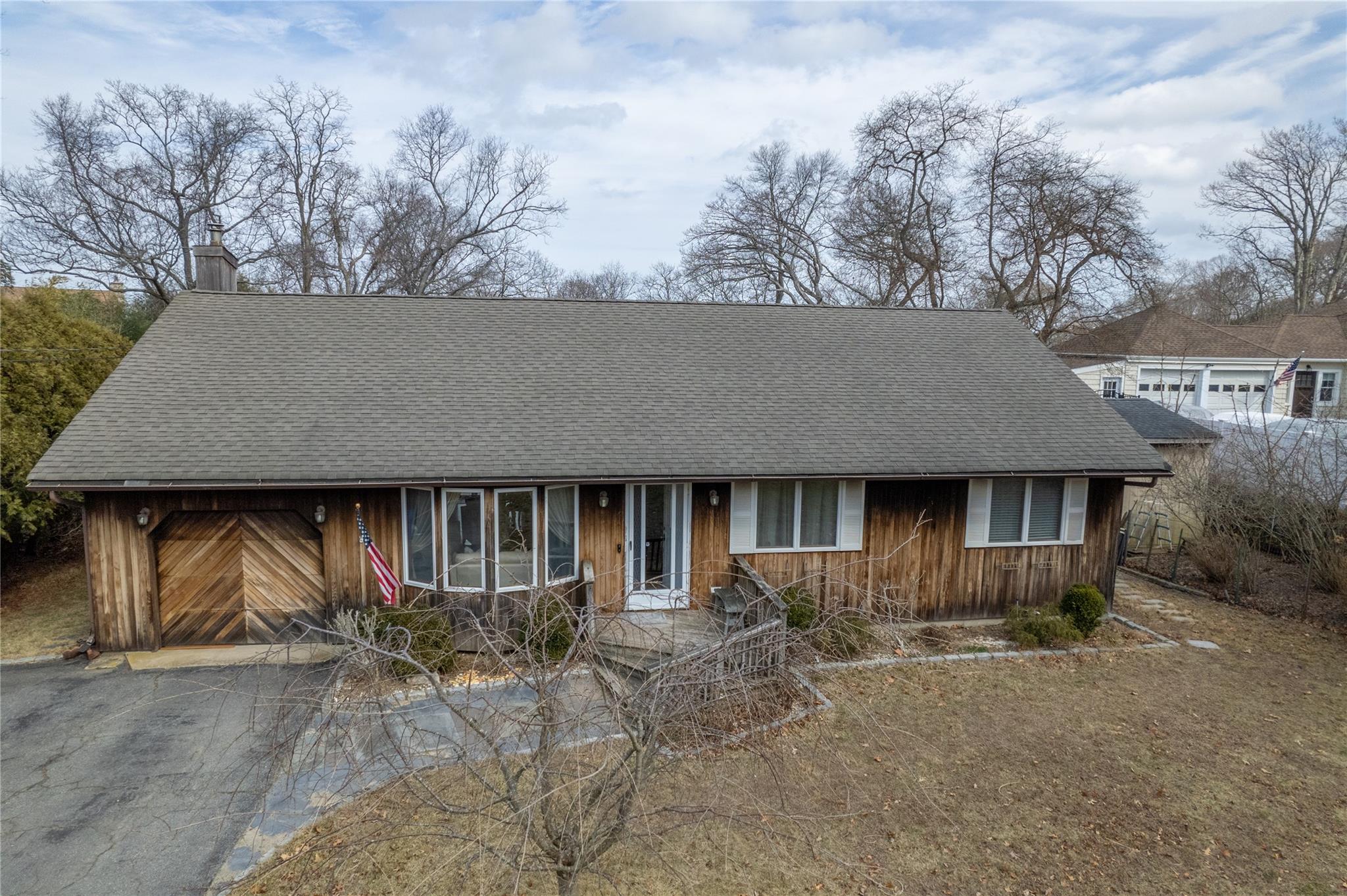 86 Highland Down, Shoreham, New York image 3