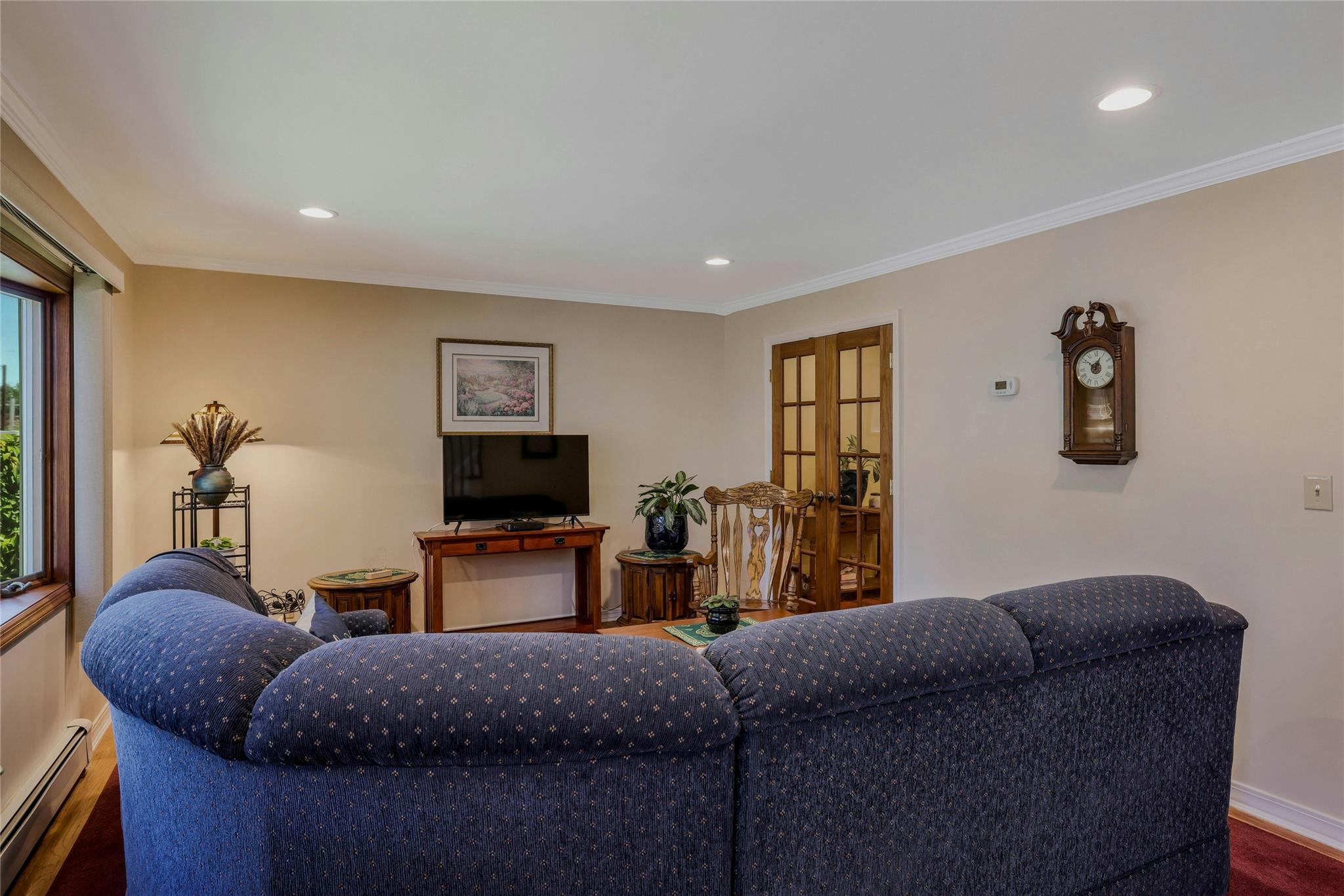 1784 W End Avenue, New Hyde Park, New York image 4