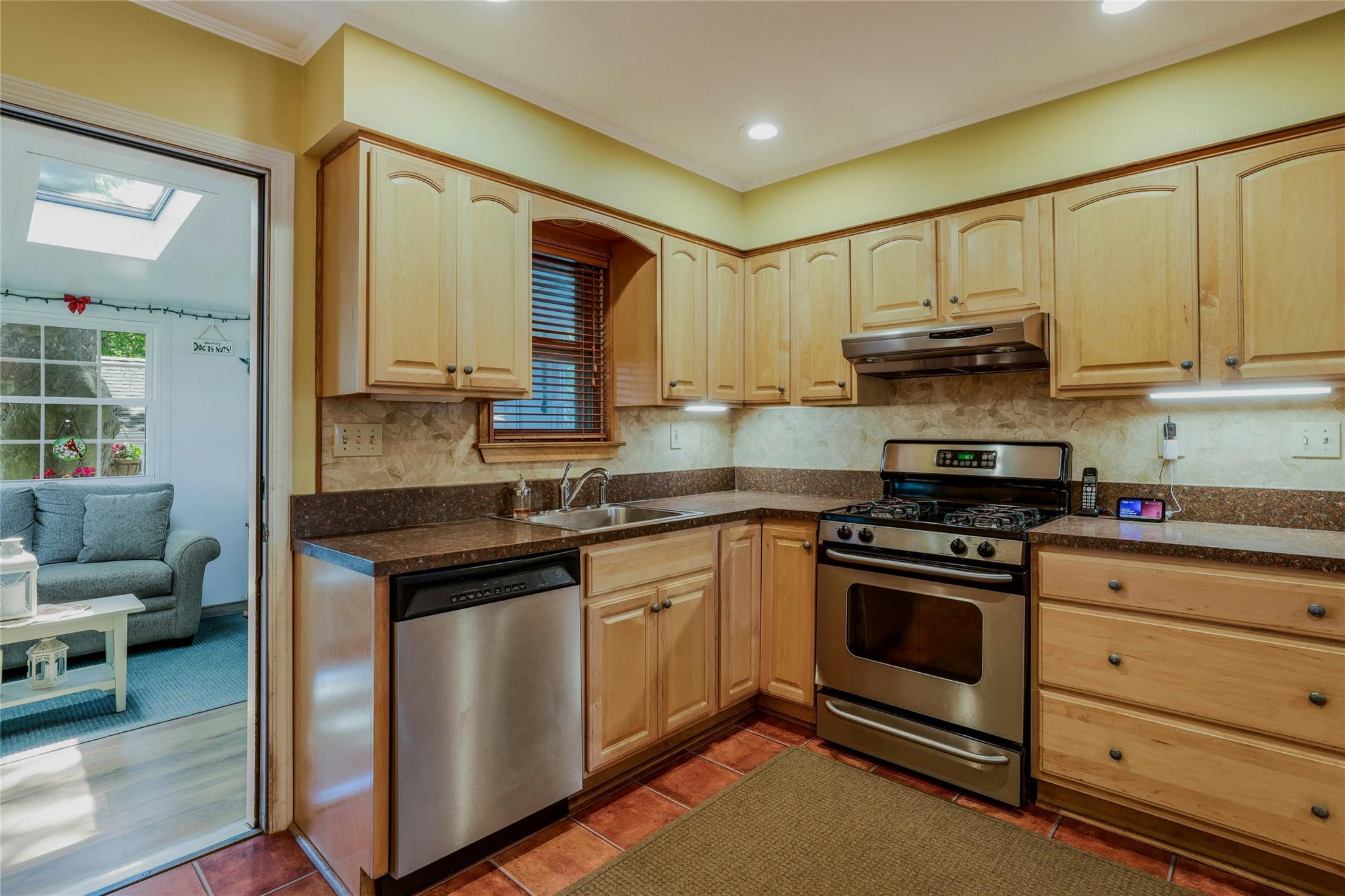 1784 W End Avenue, New Hyde Park, New York image 9