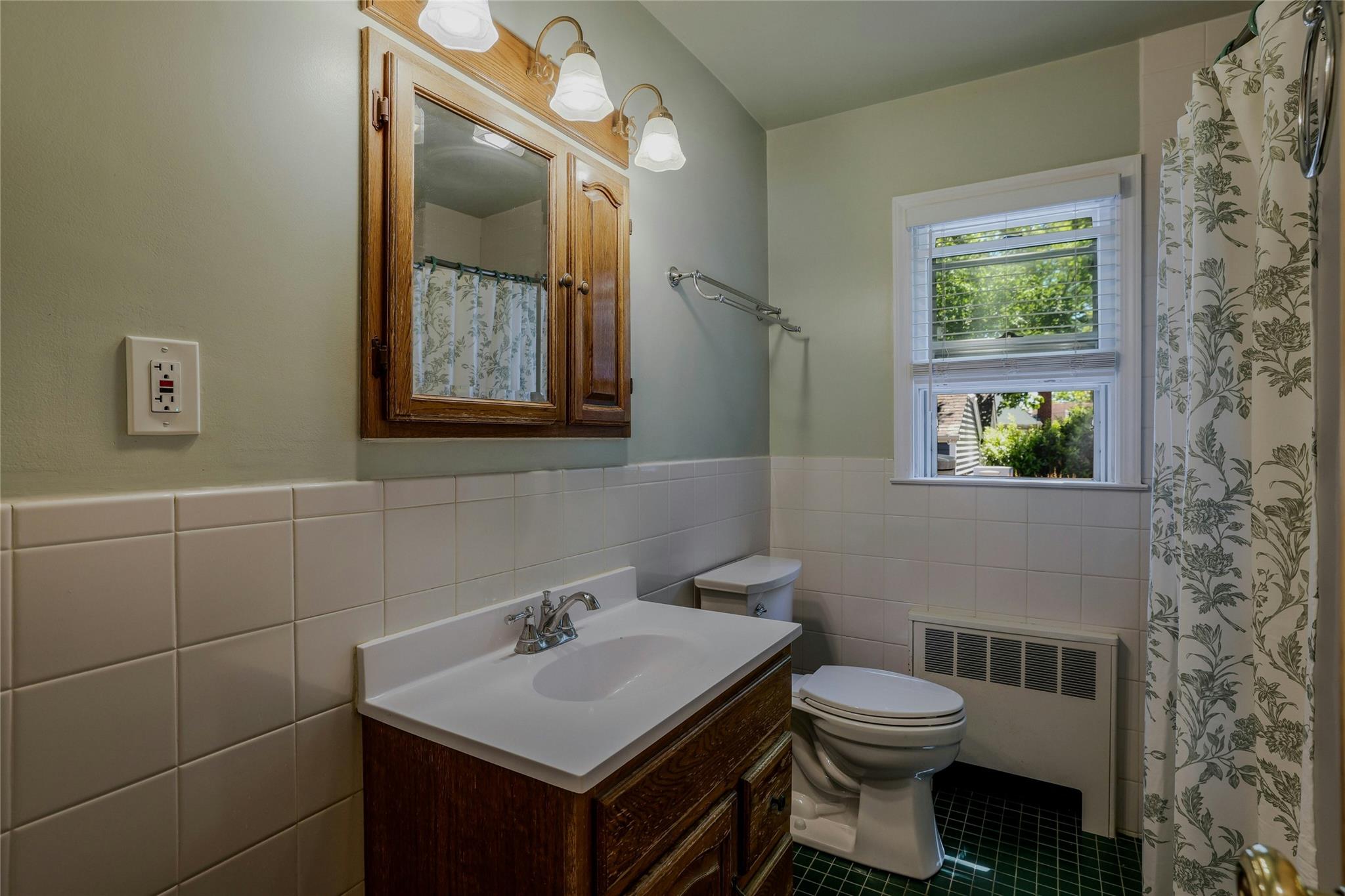 1784 W End Avenue, New Hyde Park, New York image 13