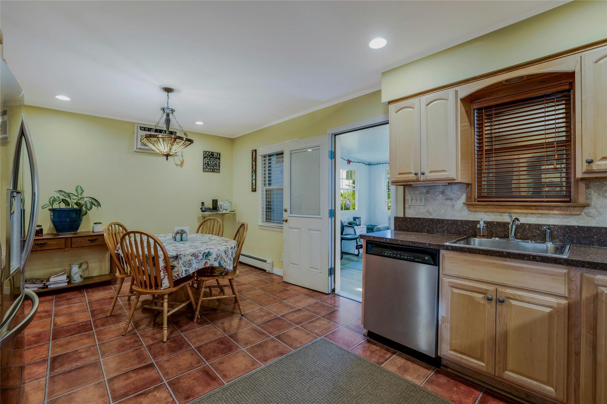 1784 W End Avenue, New Hyde Park, New York image 8