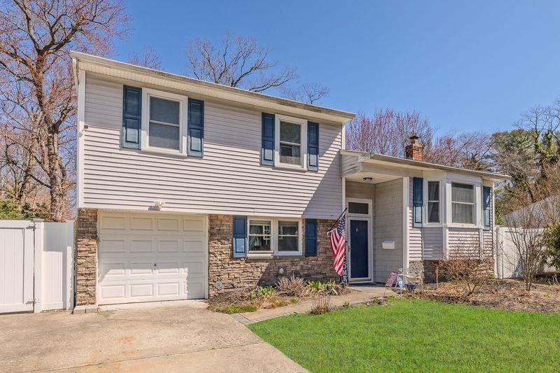 103 Glenwood Lane, Port Jefferson, New York image 4