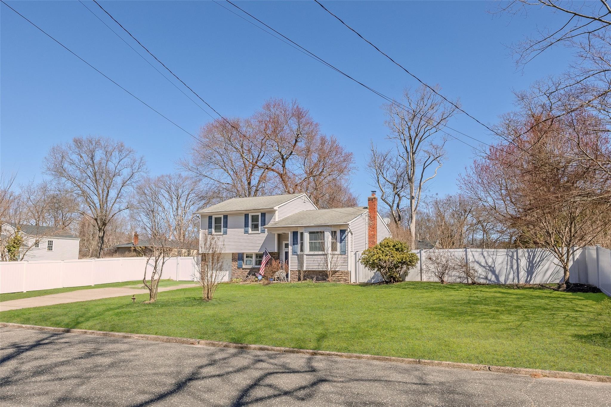 103 Glenwood Lane, Port Jefferson, New York image 3