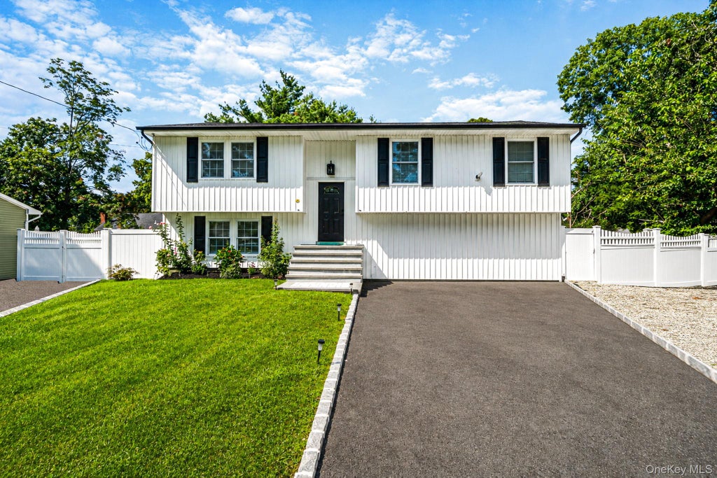 Photo of 5 Curtis Court, Mastic, NY 11950 (MLS # 1041817)