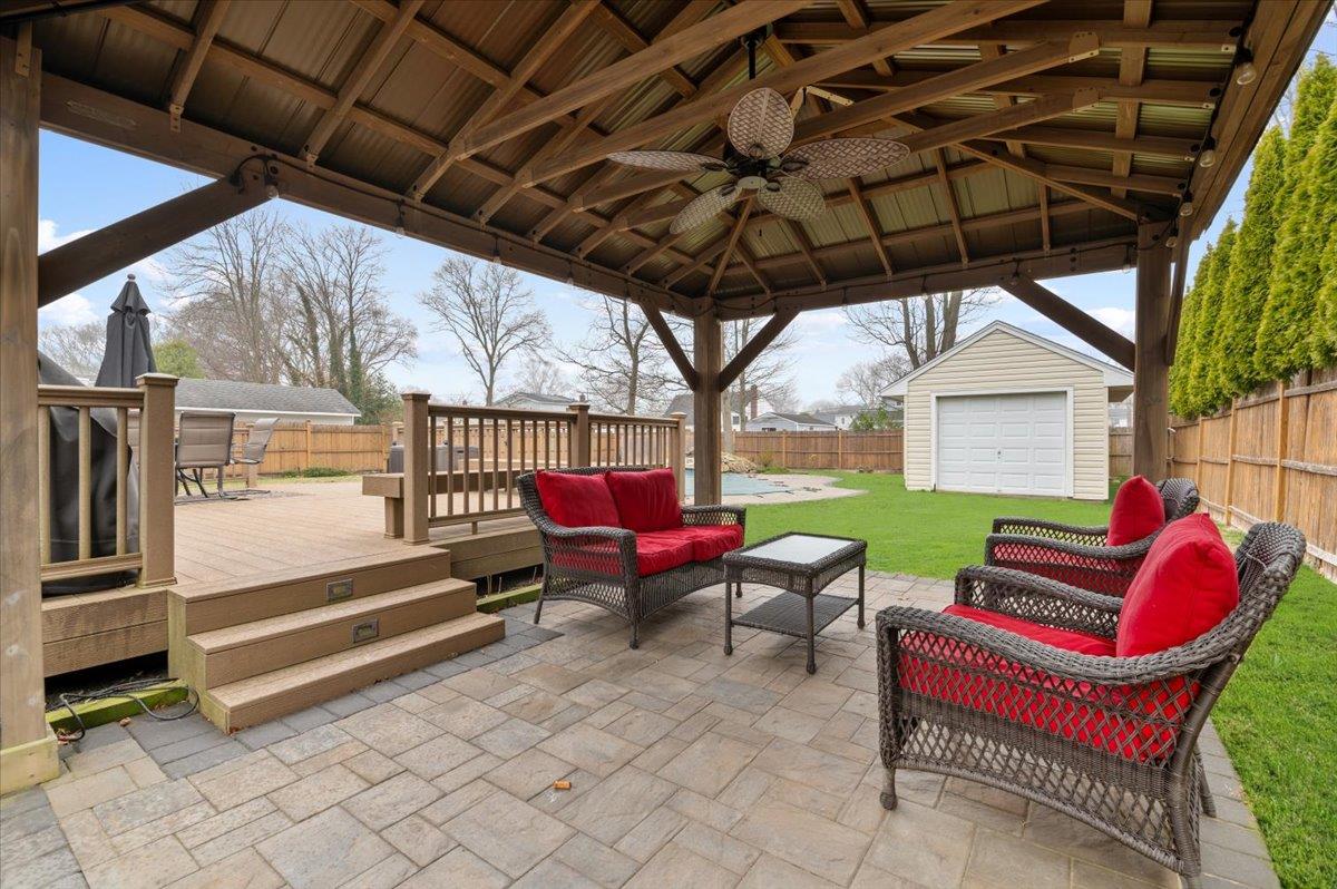 124 Meroke Lane, East Islip, Florida image 21