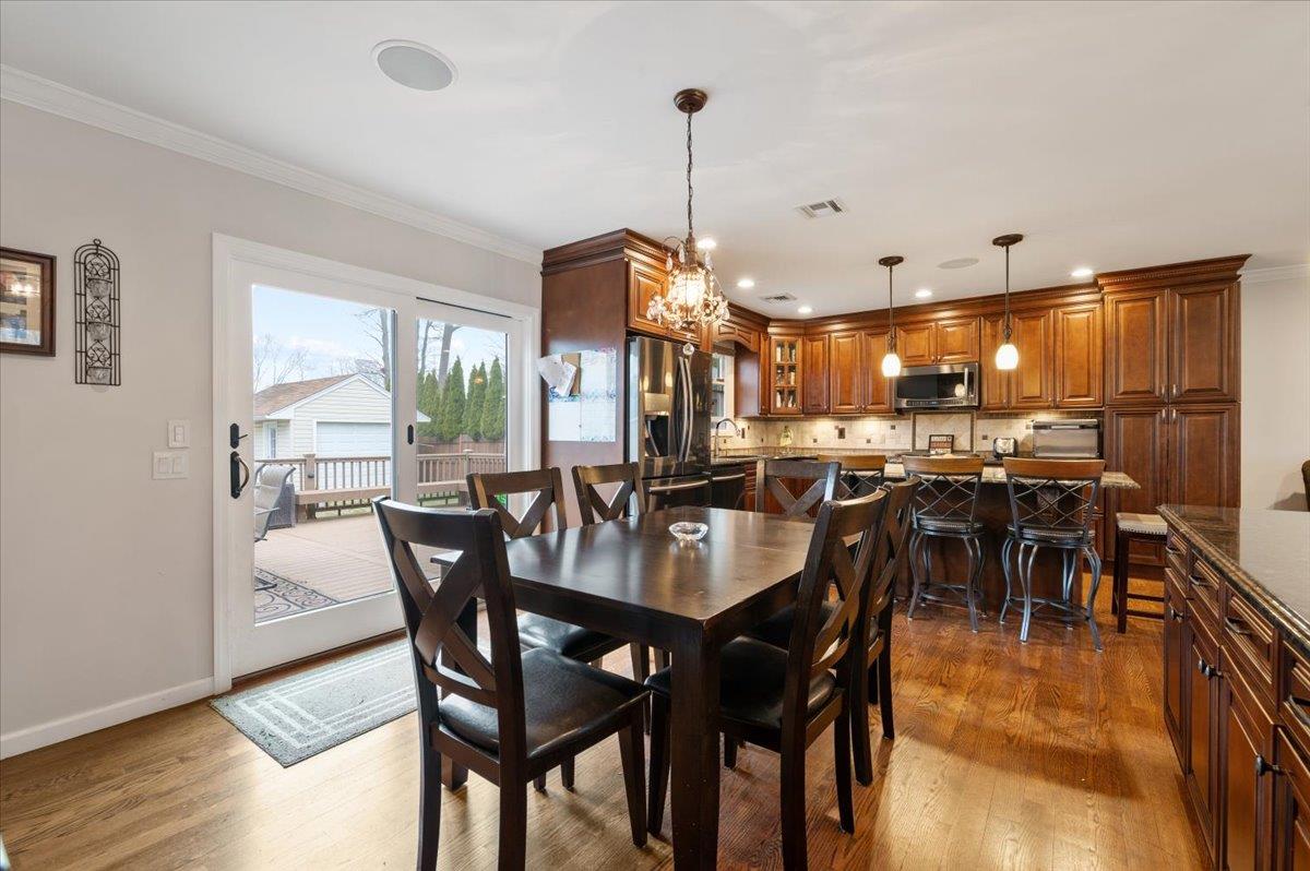 124 Meroke Lane, East Islip, Florida image 10