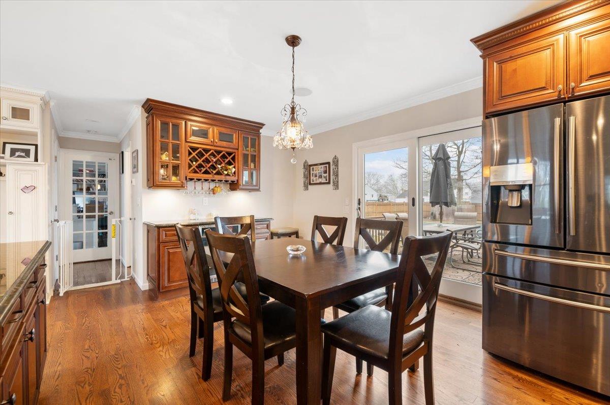 124 Meroke Lane, East Islip, Florida image 9