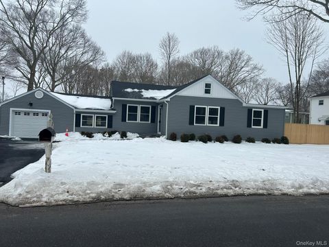 70 Crestwood Drive Shirley NY 11967