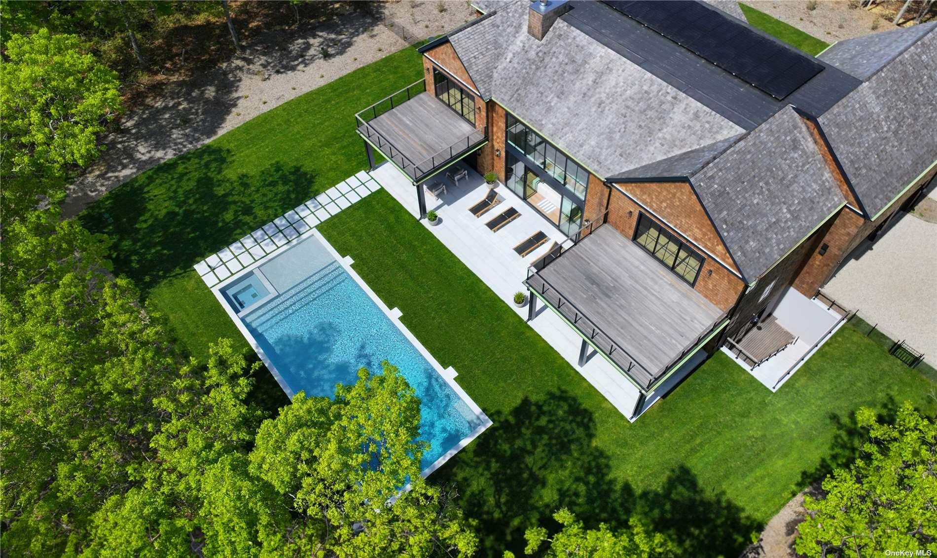 Sagg Road, Sagaponack, Hamptons, NY - 8 Bedrooms  
8 Bathrooms - 