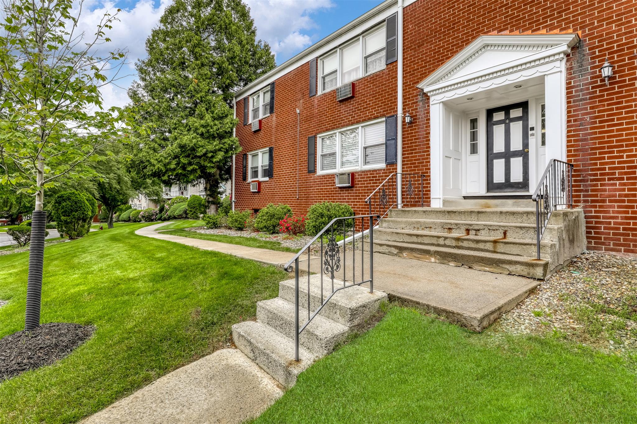 9 Danbury Court #1601, Suffern, New York image 1
