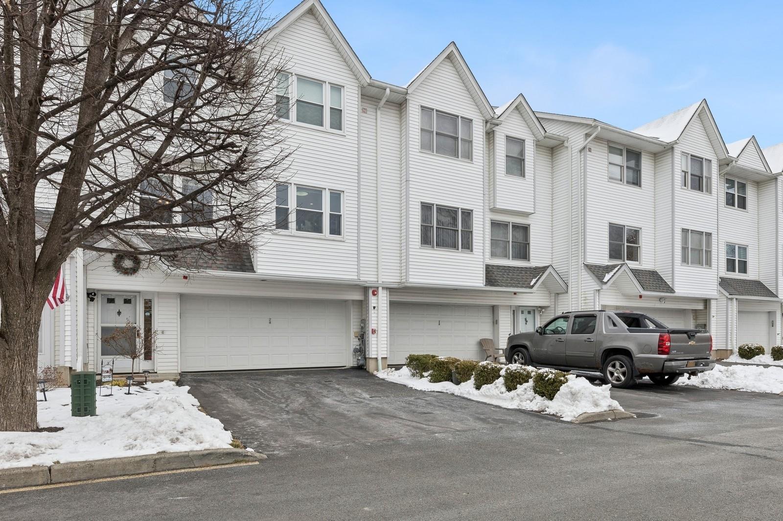 28 Austin Douglas Way, Clarkstown, New York image 3