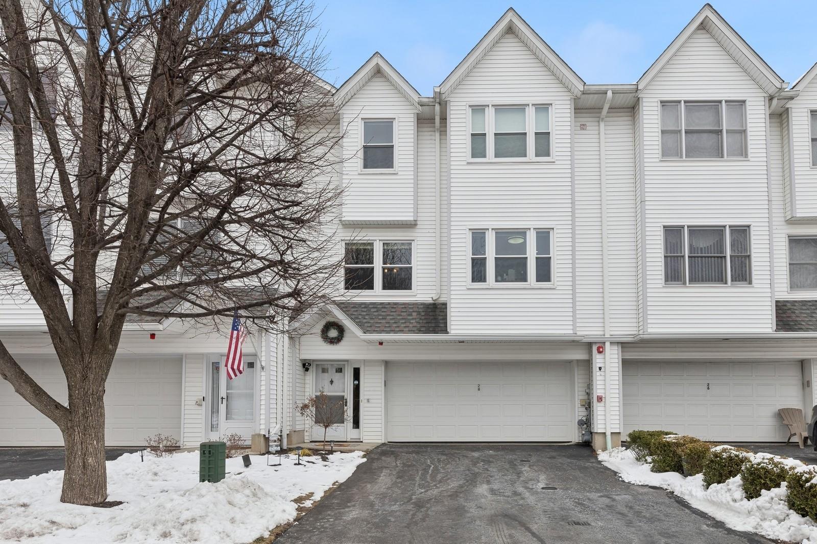 28 Austin Douglas Way, Clarkstown, New York image 1