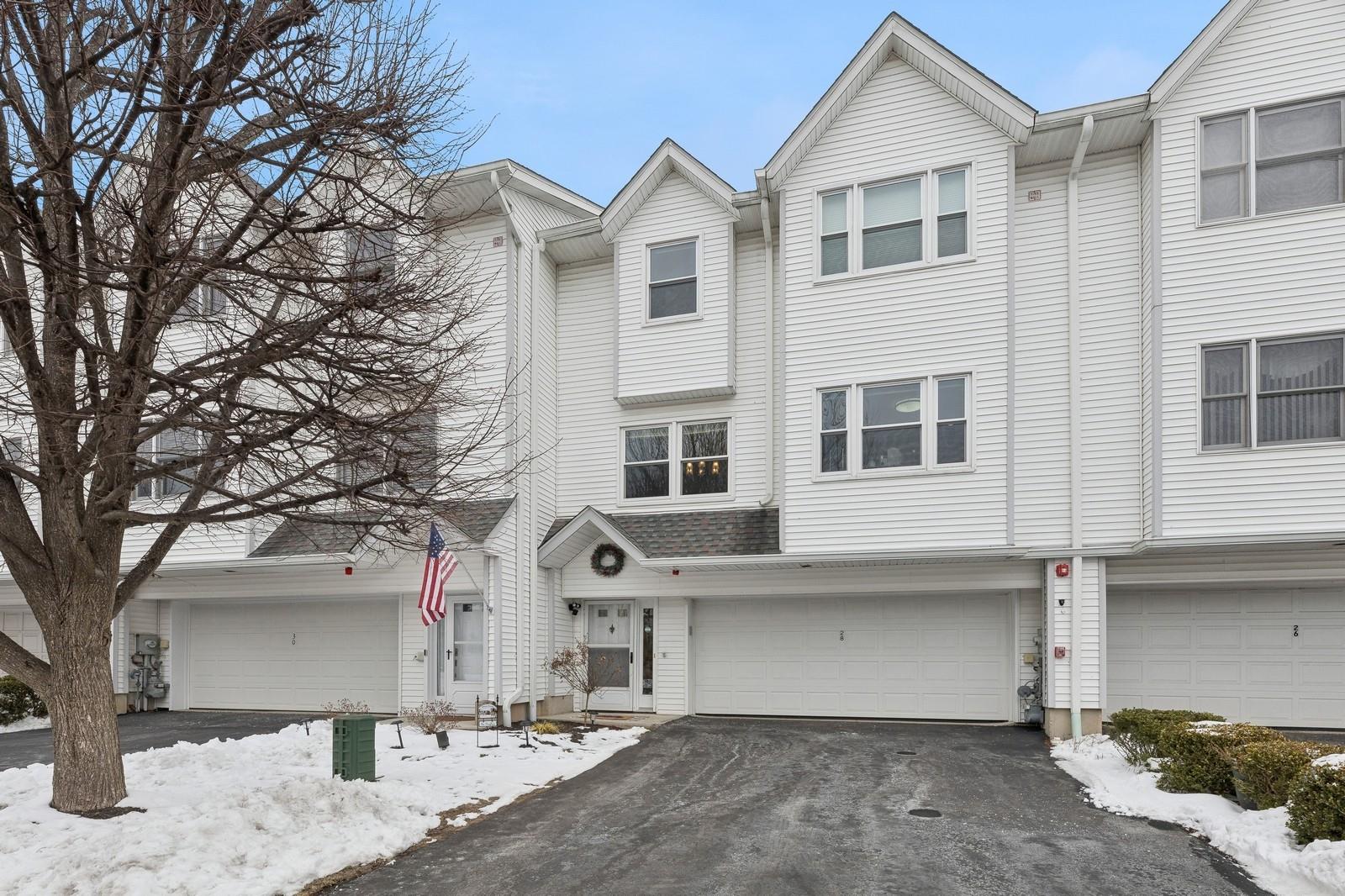 28 Austin Douglas Way, Clarkstown, New York image 2