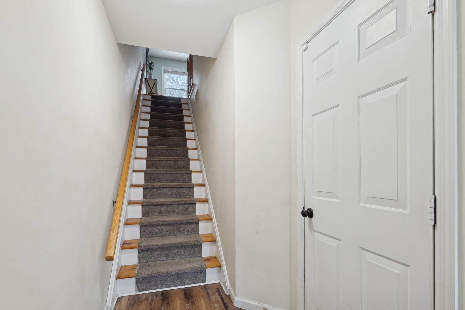 28 Austin Douglas Way, Clarkstown, New York image 4