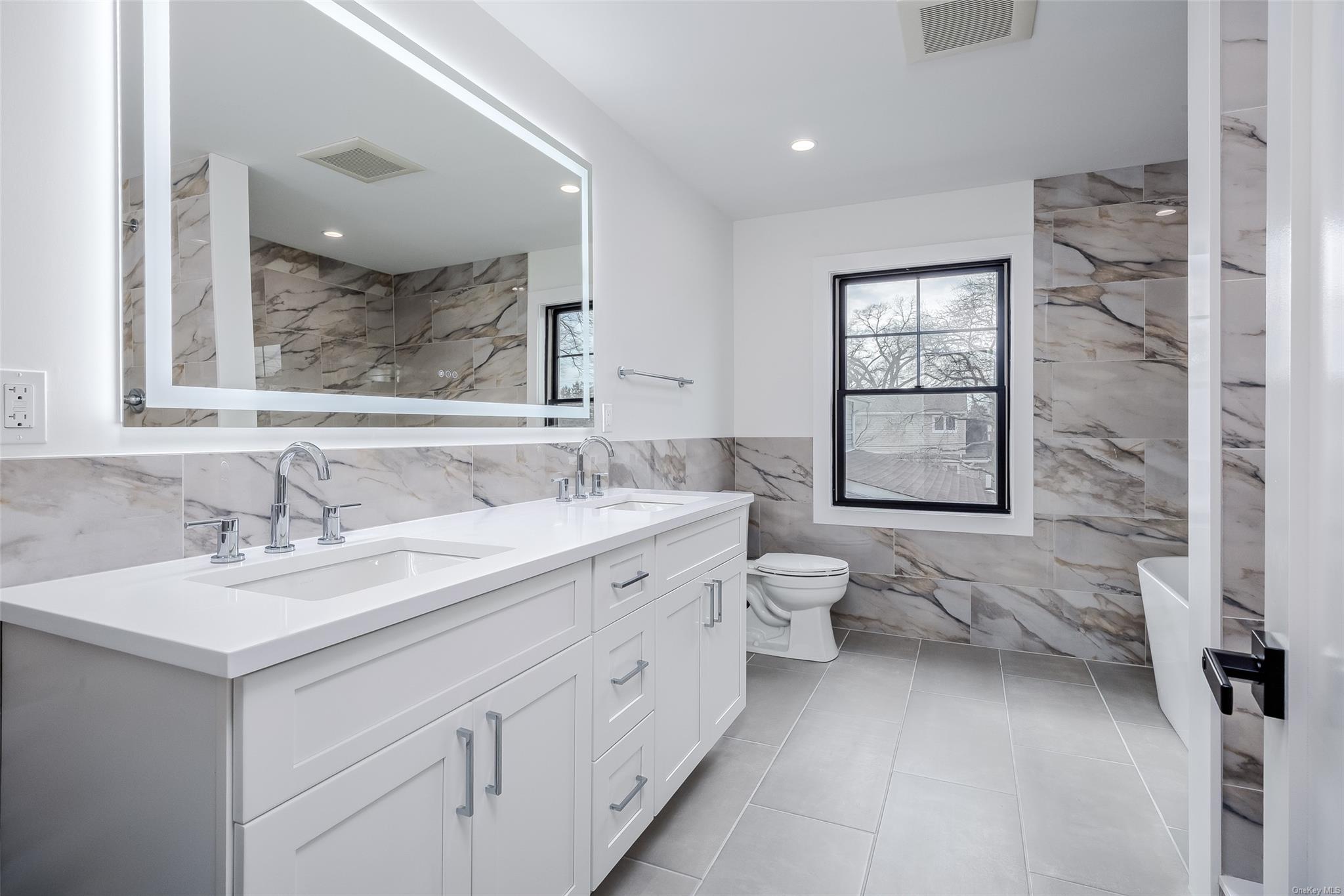 14 Marlboro Pl, Bellmore, New York image 24