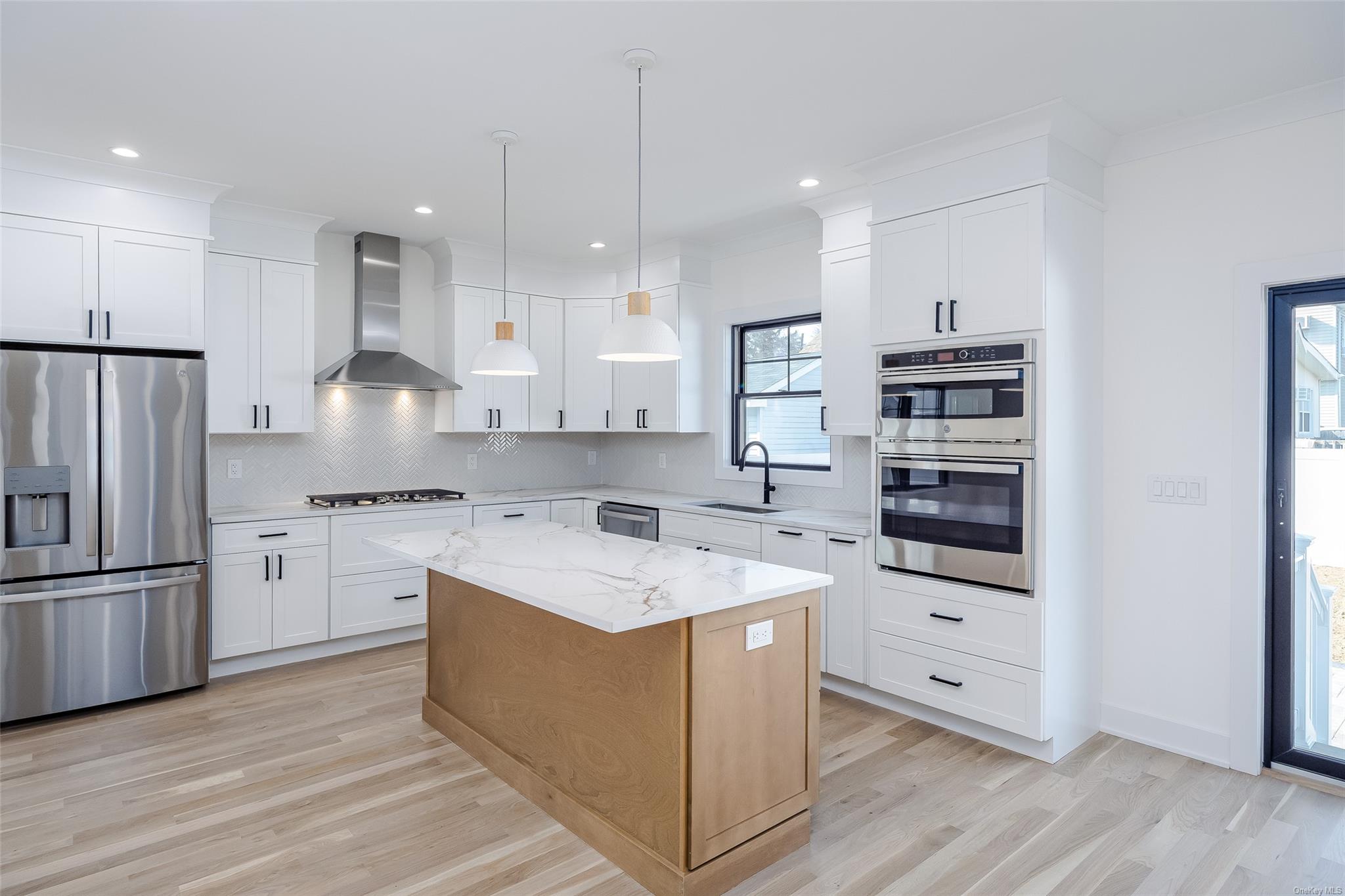 14 Marlboro Pl, Bellmore, New York image 8